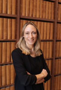 Julie CASANOVA, nouveau talent chez FLBL Notaires