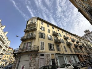 NICE/Angle Lepante-Pertinax, 4P en dernier étage de 85m².